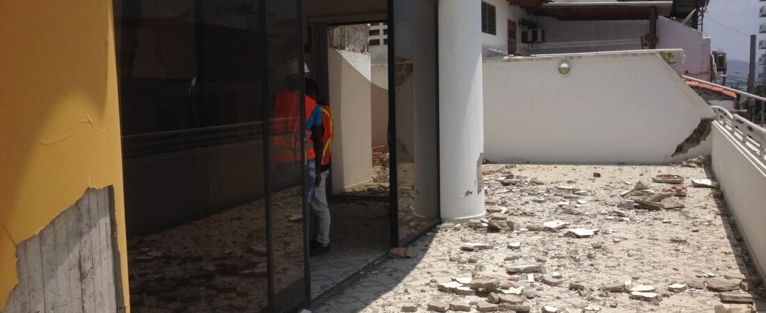 Hallazgos de 12 edificios dañados por el terremoto de 2016 en la ciudad de Bahía de Caráquez y Portoviejo.